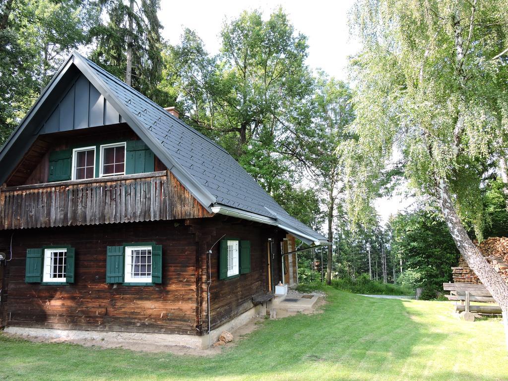 Gregor'S Ferienhaus Im Wald Edelschrott Exterior foto